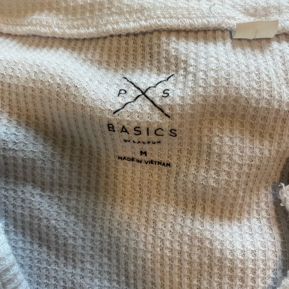 PacSun top bundle! - Picture 3 of 9